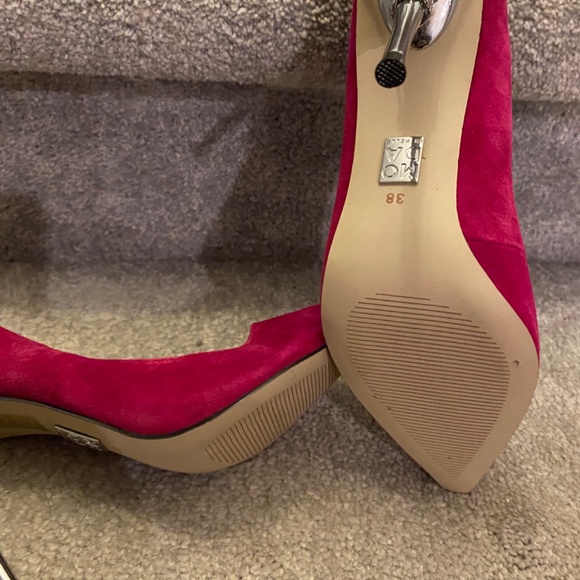 NWOT Hot pink embellished suede heels in size 8 - Picture 3 of 5